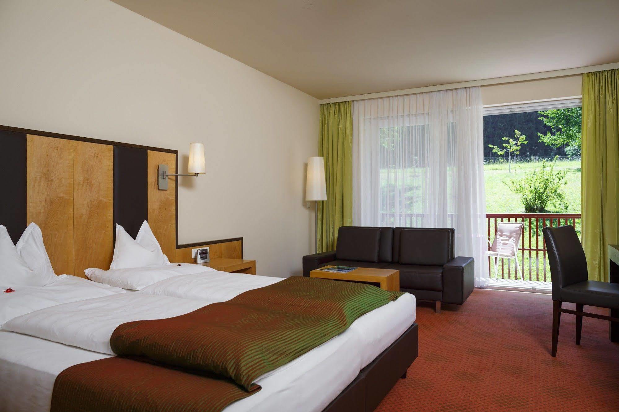 Seehotel Vinzenz Velden am Wörthersee Buitenkant foto
