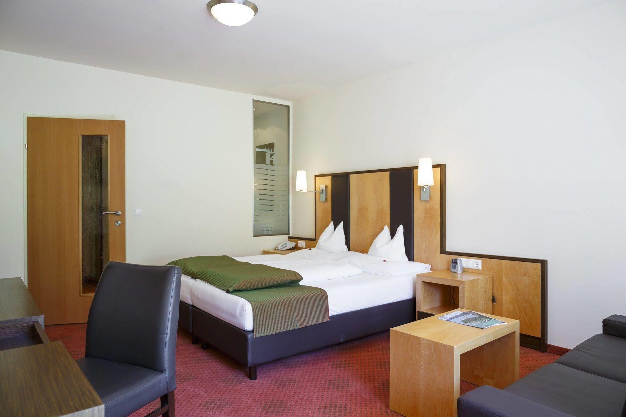 Seehotel Vinzenz Velden am Wörthersee Buitenkant foto